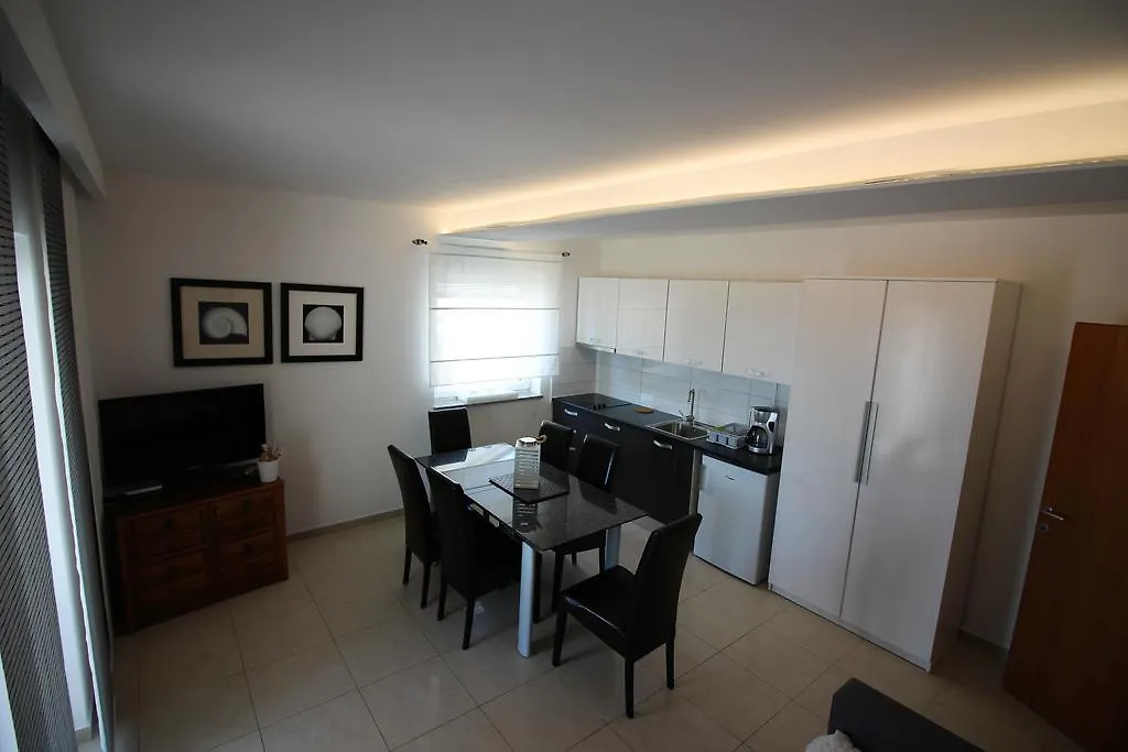 Villa Ambiente Pješčana Uvala 4*,